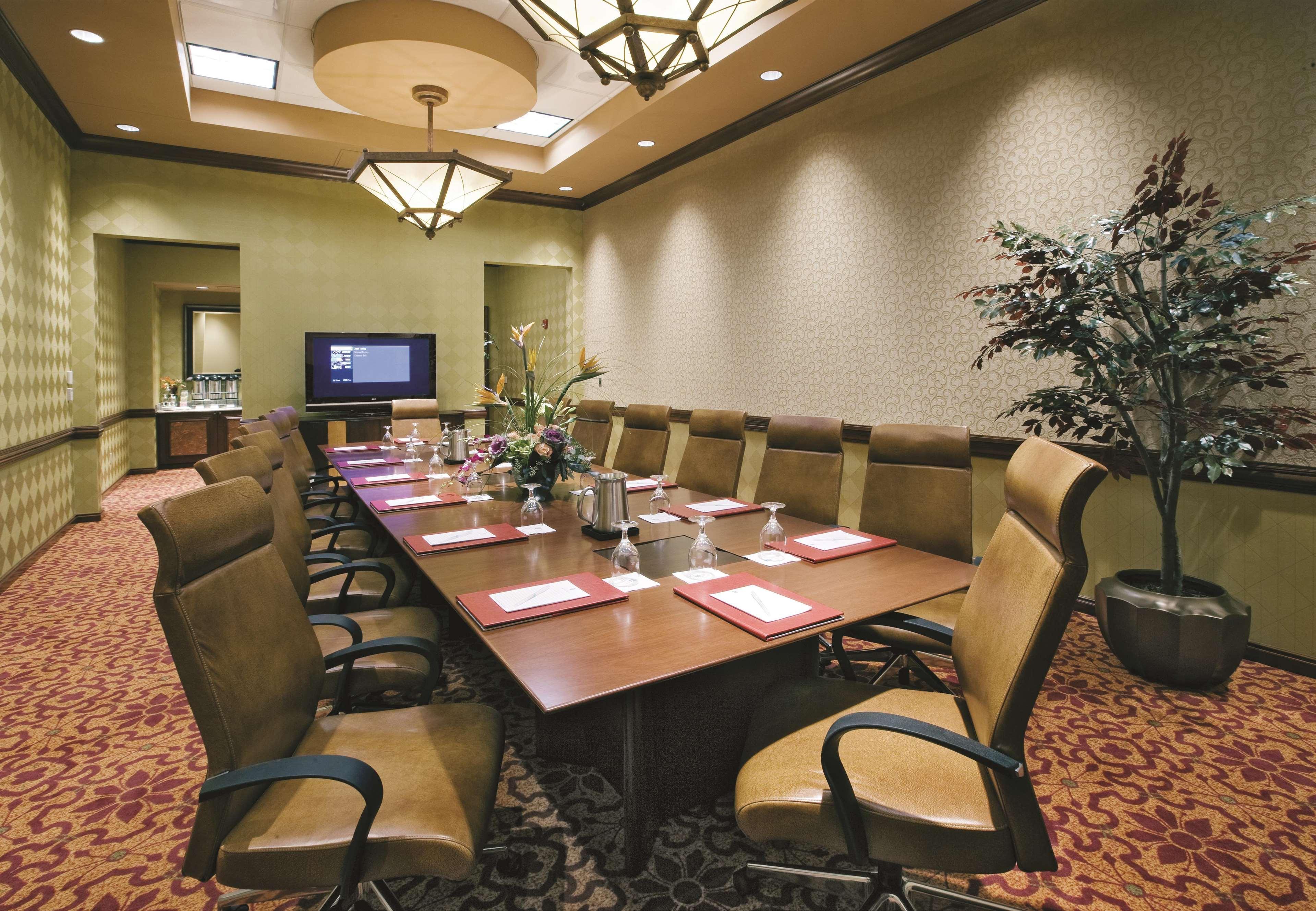 Embassy Suites By Hilton Norman Hotel & Conference Center Luaran gambar