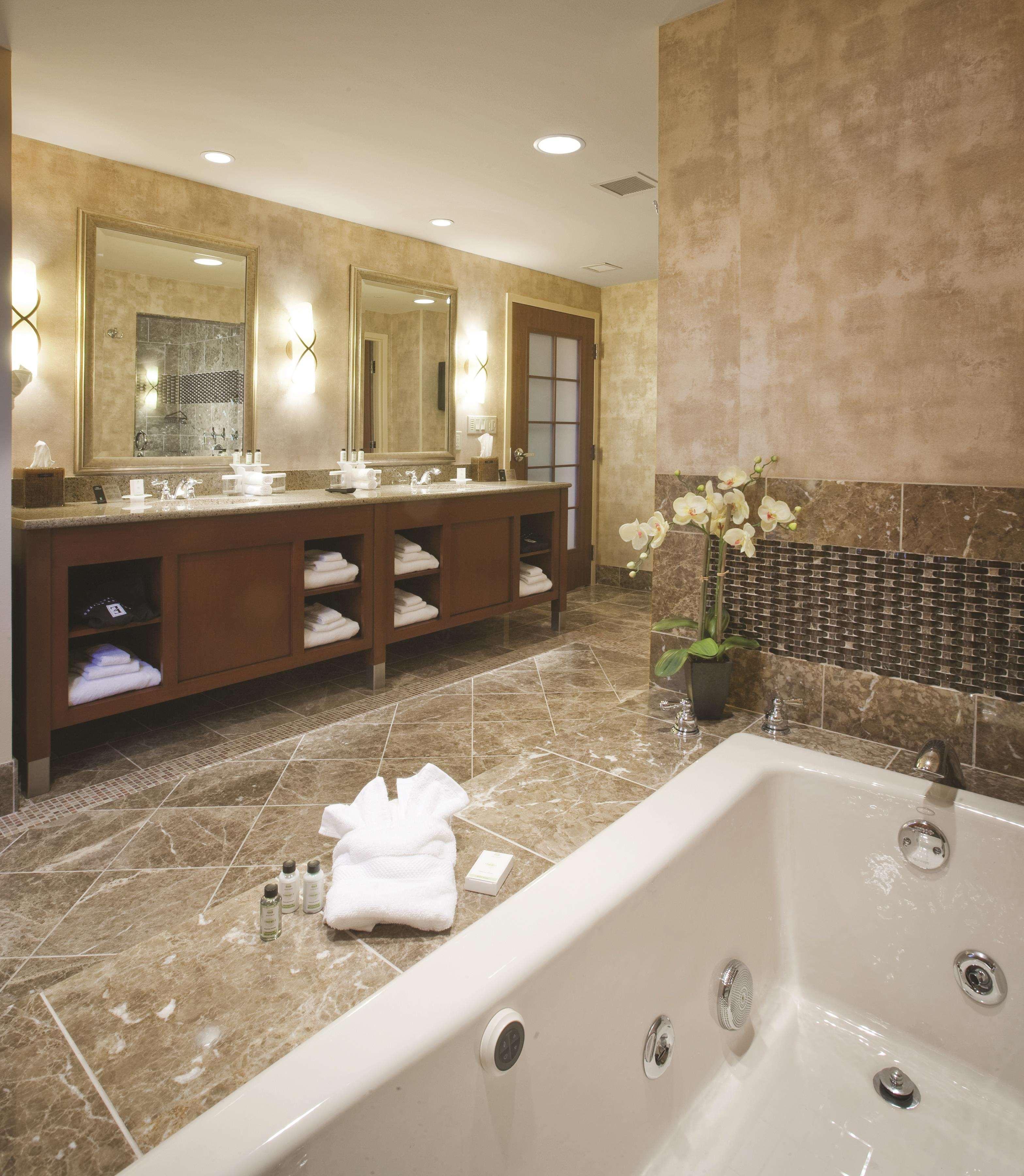 Embassy Suites By Hilton Norman Hotel & Conference Center Luaran gambar