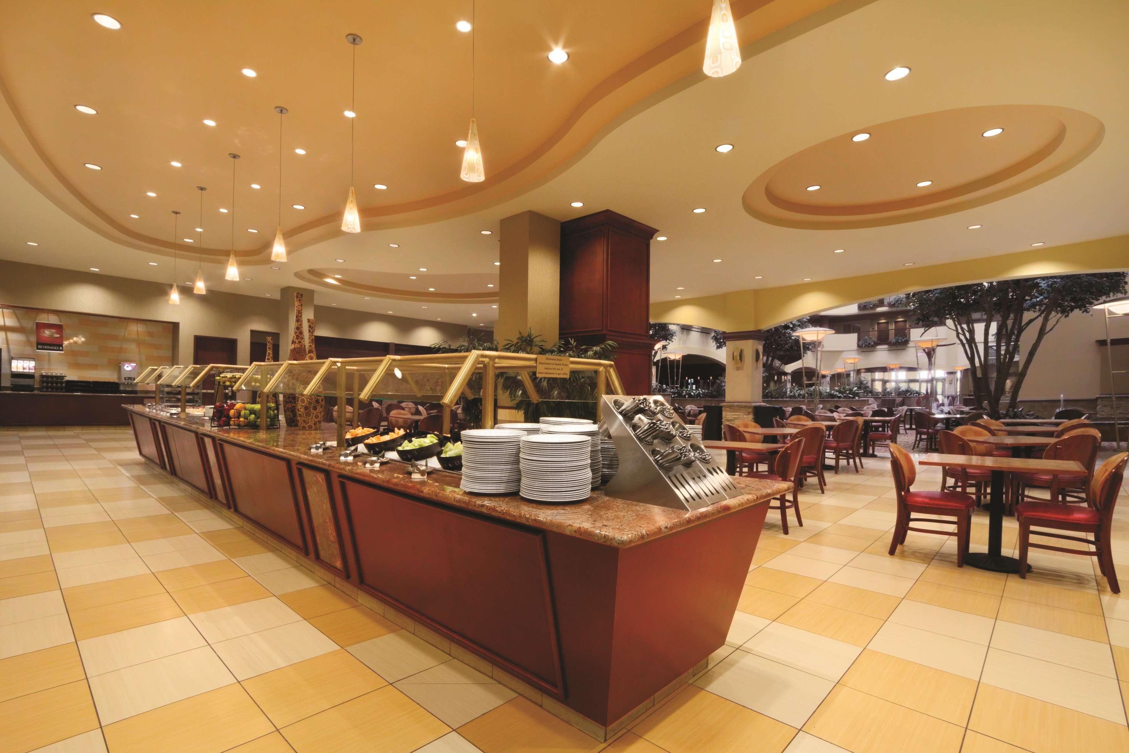 Embassy Suites By Hilton Norman Hotel & Conference Center Restoran gambar