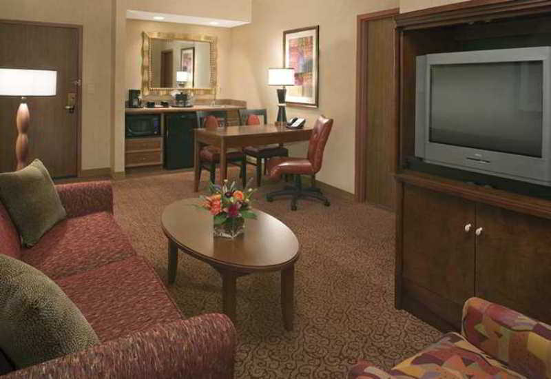 Embassy Suites By Hilton Norman Hotel & Conference Center Bilik gambar